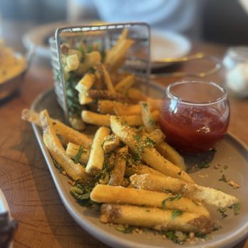 Castaway Burbank - Garlic Fries - Bars Near Me - Burbank, California