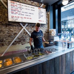 Huggy's Dogs - Notre Hot Dog maker