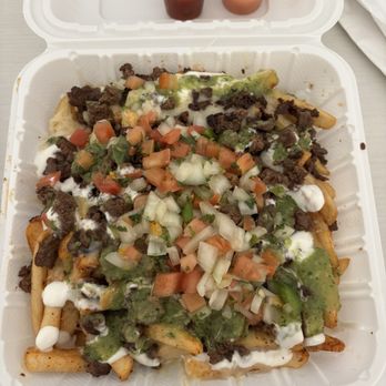 Los Tres Mosketeros - Asada Fries - Mexican Near Me - Portland, Oregon