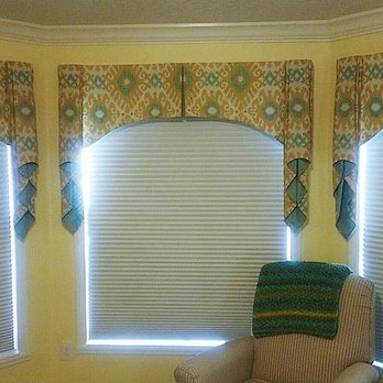 Window Reflections - Custom valances go perfectly with this room. - Shades & Blinds Near Me - Wildwood, Florida Window Reflections - Custom valances go perfectly with this room. - Shades & Blinds Near Me - Wildwood, Florida