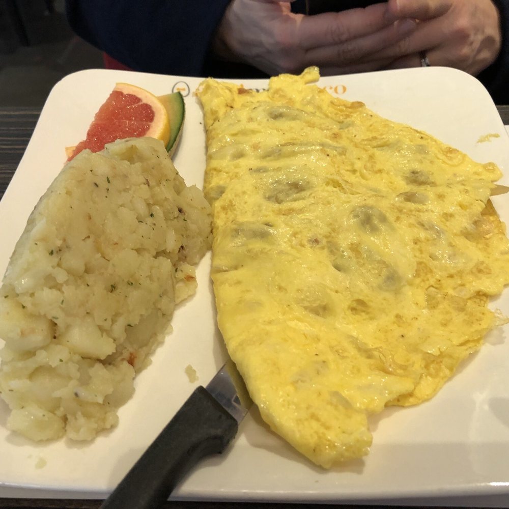 Allô! Mon Coco - Special omelette- Brie and caramelized apples - Breakfast & Brunch Near Me - Montreal, Quebec