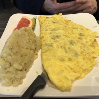 Allô! Mon Coco - Special omelette- Brie and caramelized apples - Breakfast & Brunch Near Me - Montreal, Quebec Allô! Mon Coco - Special omelette- Brie and caramelized apples - Breakfast & Brunch Near Me - Montreal, Quebec