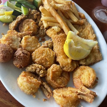 Pompano Joe's - PJ Platter - Seafood Near Me - Destin, Florida