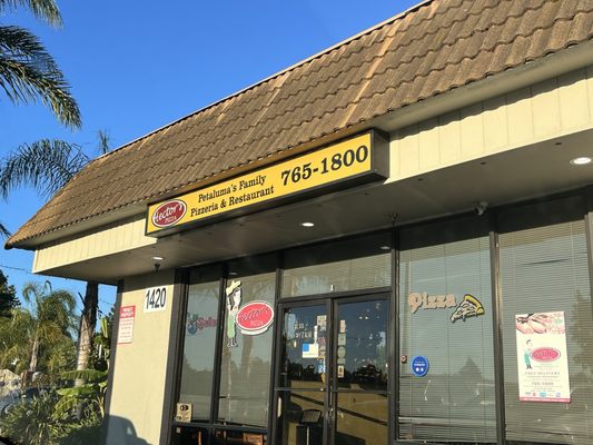Hector's Pizza by null