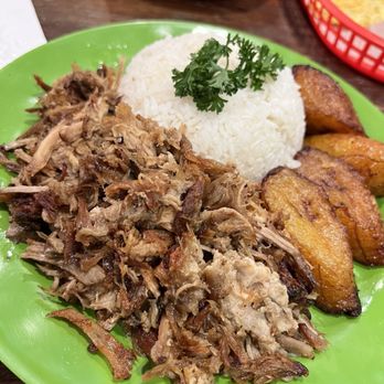 Benny's Cuban Café - Cuban Near Me - Ridgewood, New York