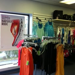Born To Run - Technical running apparel and accessories for men and women