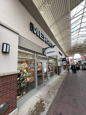 Twin Cities Premium Outlets by null