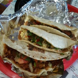 Don't see a menu? Don't worry--just ask José to make you a few of his favorites. You are not gonna believe the service here.