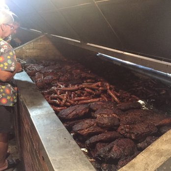 Jake's Bar B Que - Barbeque Near Me - Dime Box, Texas