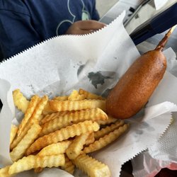 Wing King Cafe - Kids corn dog and fries