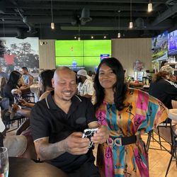 Par 3 Sports Bar & Grill