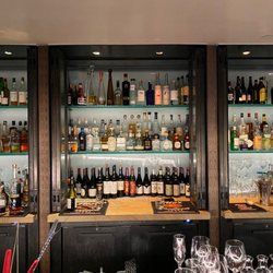 The Living Room - Beautiful well stocked bar