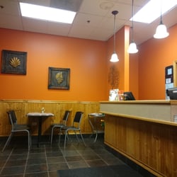 Yen Ching Chinese Restaurant - Tiny but cute and clean!