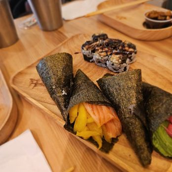 Akino - Salmon Mango handroll. They liked it - Sushi Bars Near Me - Flushing, New York