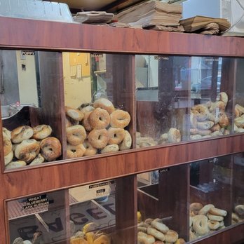 Bagel Pantry - Bagel Heaven - Bagels Near Me - Metuchen, New Jersey