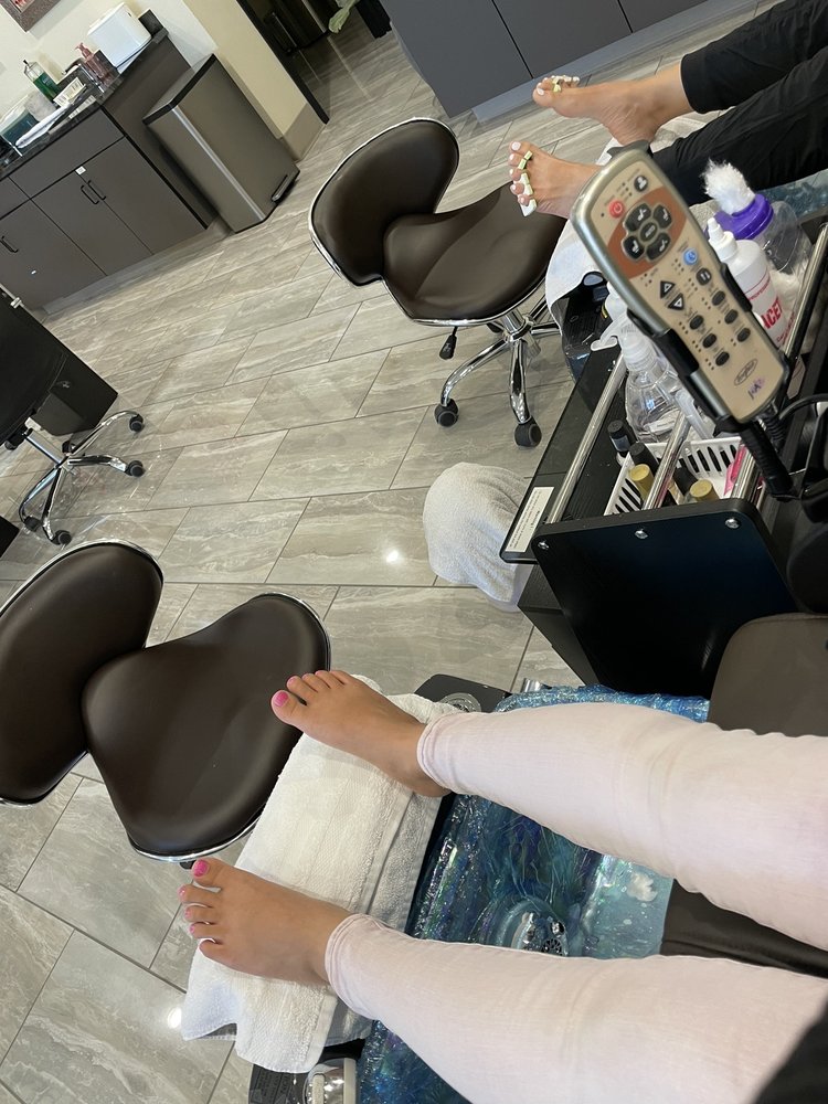 THREE SISTERS NAILS 37 Reviews 1462 NE Cushing Dr, Bend, Oregon