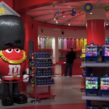 Big Ben - M&M store, London - Landmarks & Historical Buildings Near Me