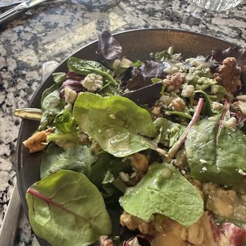 Alma Kitchen - Walnut bleu cheese salad - Breakfast & Brunch Near Me - Grosse Pointe Park, Michigan