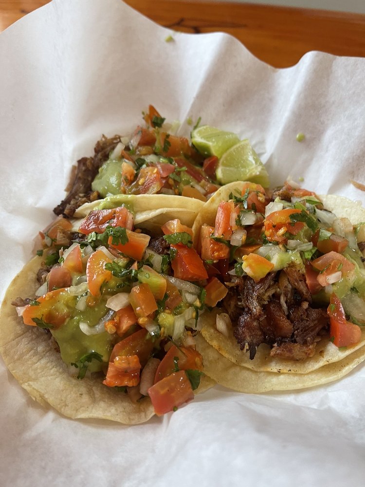 Food from Taqueria Yungapeti