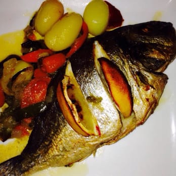 Kafka - This was so good I got it the 2nd time we went too! Sea bream cooked in a Mediterranean way ! Delicious and huge and just 13€ - Modern European Near Me - Puerto de la Cruz, TF