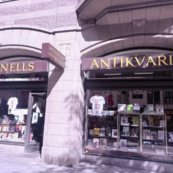 Rönnells Antikvariat - The place to be