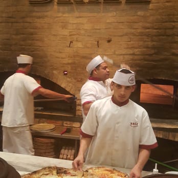 Bráz Pizzaria - Best pizza in Rio: BRAZ - Pizza Near Me - Rio de Janeiro, RJ