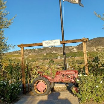 Robert Renzoni Vineyards - Outside Winery Area - Wineries Near Me - Temecula, California Robert Renzoni Vineyards - Outside Winery Area - Wineries Near Me - Temecula, California