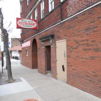 Mama Santa's - Sidewalk view - not changed in 30 years - Pizza Near Me - Cleveland, Ohio Mama Santa's - Sidewalk view - not changed in 30 years - Pizza Near Me - Cleveland, Ohio