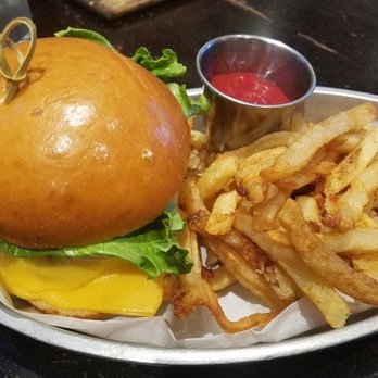 Met Back Bay - DC Burger with house beef blend - New American Near Me - Boston, Massachusetts Met Back Bay - DC Burger with house beef blend - New American Near Me - Boston, Massachusetts