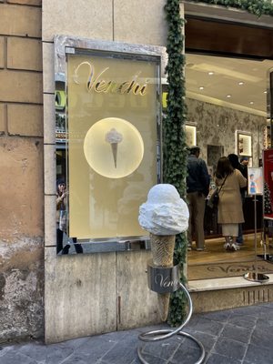 Venchi Cioccolato e Gelato, Roma Via degli Orfani, Pantheon by null