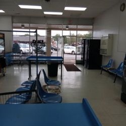 Kelly's Suds-N-Dry - View towards front