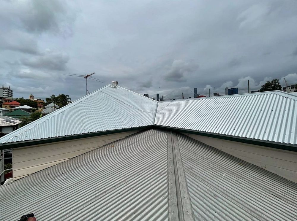 Slide of Castlemont Roofing