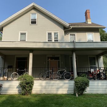 CHT Apartment Rentals - 810 E. Gorham - Apartments Near Me - Madison, Wisconsin CHT Apartment Rentals - 810 E. Gorham - Apartments Near Me - Madison, Wisconsin