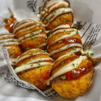 Kin Sushi - Kin Sushi - Takoyaki, decently tasty as always although it came without bonito flakes - Japanese Near Me - Vaughan, Ontario Kin Sushi - Kin Sushi - Takoyaki, decently tasty as always although it came without bonito flakes - Japanese Near Me - Vaughan, Ontario