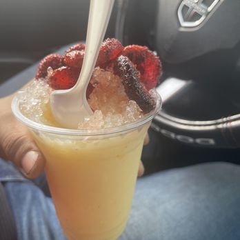 Las Toxicas #2 - Raspado natural de rompope with gummies - Ice Cream & Frozen Yogurt Near Me - Chicago, Illinois