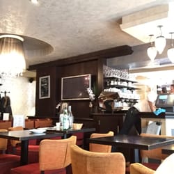 Le Cap Bourbon - Great lunch, location, service and atmosphere.