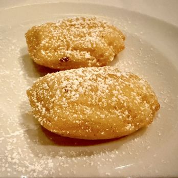 Fieldings Steak - Complimentary pastry - Steakhouses Near Me - Houston, Texas