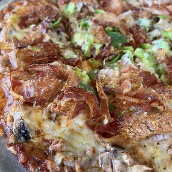 Imo's Pizza - Deluxe pizza with crispy bacon - Pizza Near Me - Saint Louis, Missouri Imo's Pizza - Deluxe pizza with crispy bacon - Pizza Near Me - Saint Louis, Missouri