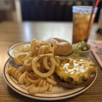 Peggy Sue's 50's Diner - Classic Diner Burger with extra pickles - Pizza Near Me - Yermo, California Peggy Sue's 50's Diner - Classic Diner Burger with extra pickles - Pizza Near Me - Yermo, California