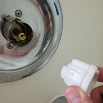 Iggy's Plumbing - Moen cartridge broke - Plumbing Near Me - Elk Grove, California Iggy's Plumbing - Moen cartridge broke - Plumbing Near Me - Elk Grove, California