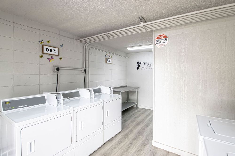 EAGLE SUITES CRESTVIEW Updated September 2024 300 Crestview Dr