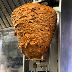 Tacos El Primo - Trompo