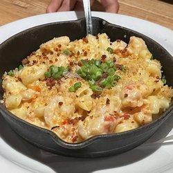 Lucky Fins - Lobster Mac and Cheese