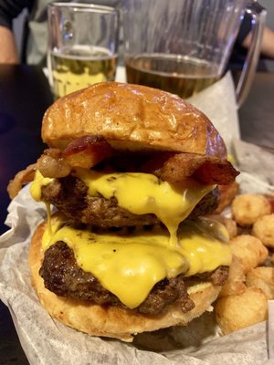 Cardinal Restaurant and Bar by null