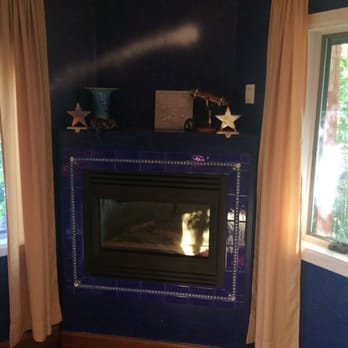 The Manor - A fireplace to keep you warm. - Bed & Breakfast Near Me - Manitou Springs, Colorado The Manor - A fireplace to keep you warm. - Bed & Breakfast Near Me - Manitou Springs, Colorado