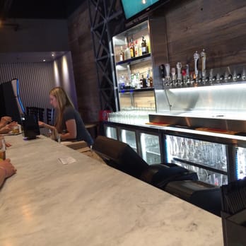 Birreria Itali.co - Sarah-Maude working the bar! - Gastropubs Near Me - Saint-Laurent, Quebec
