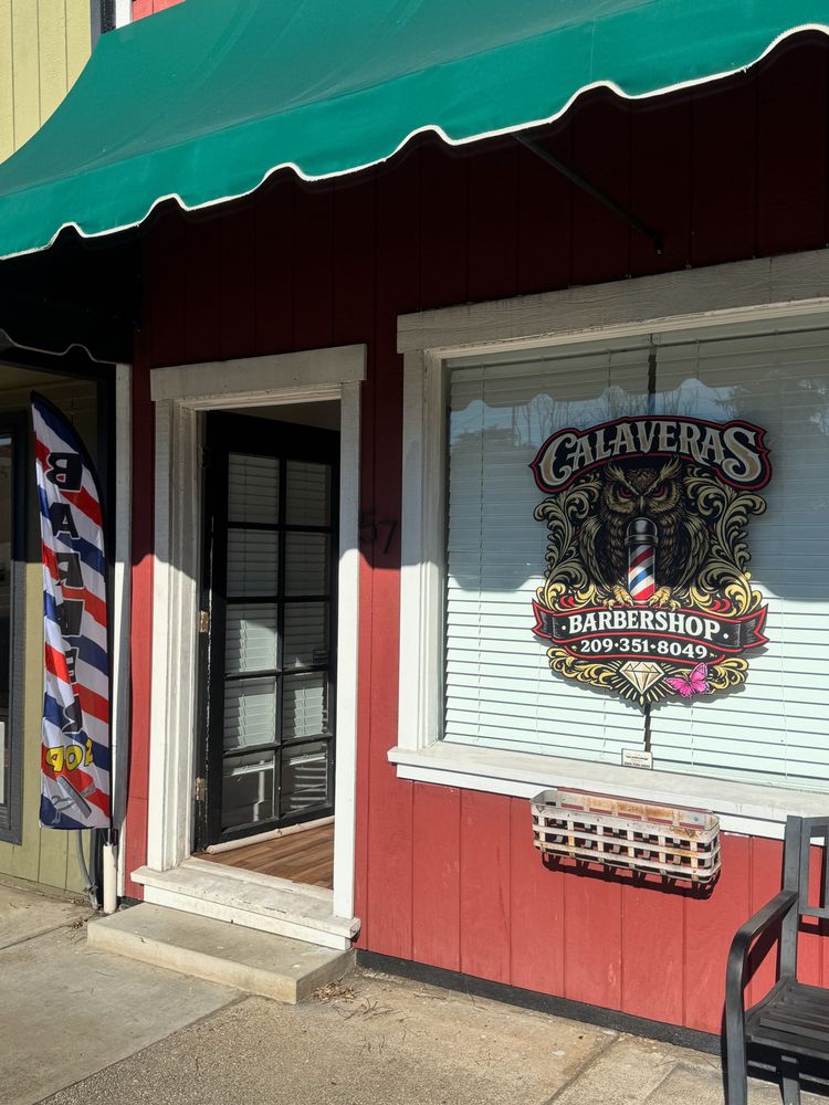 Calaveras Barbershop Logo