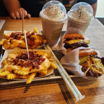 Shake Shack Lexington - Fast Food Near Me - Lexington, Kentucky Shake Shack Lexington - Fast Food Near Me - Lexington, Kentucky