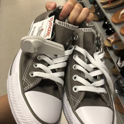 TJ Maxx - Sz 7 womens grey converse