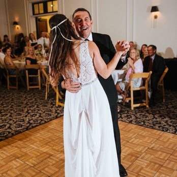 Brookdale Tailoring - Sewing & Alterations Near Me - Naperville, Illinois